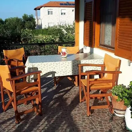 Dora's Summer House Дом отдыха Неа-Потидеа